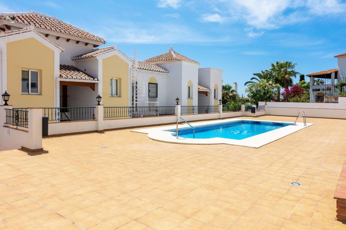 Apartamento Chimenea Playa - 2 Dormitorios Y Terraza Nerja Exteriér fotografie